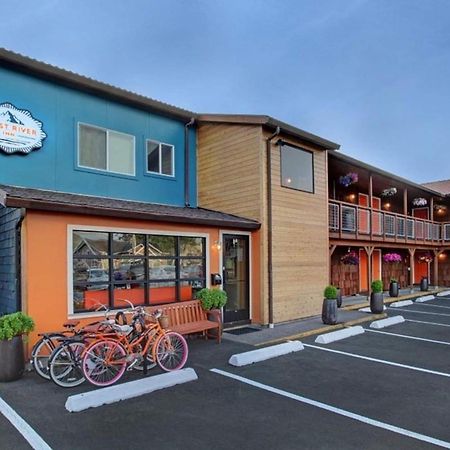 Coast River Inn By Oyo Seaside Exterior foto